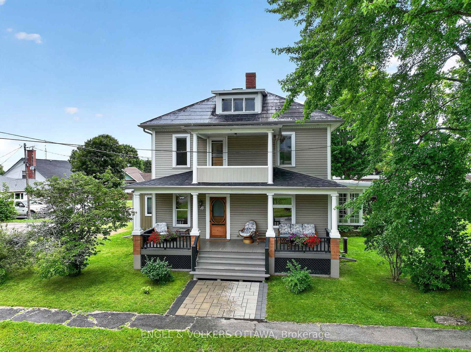 3 St Mary's Street • Rideau Lakes, ON photo 2