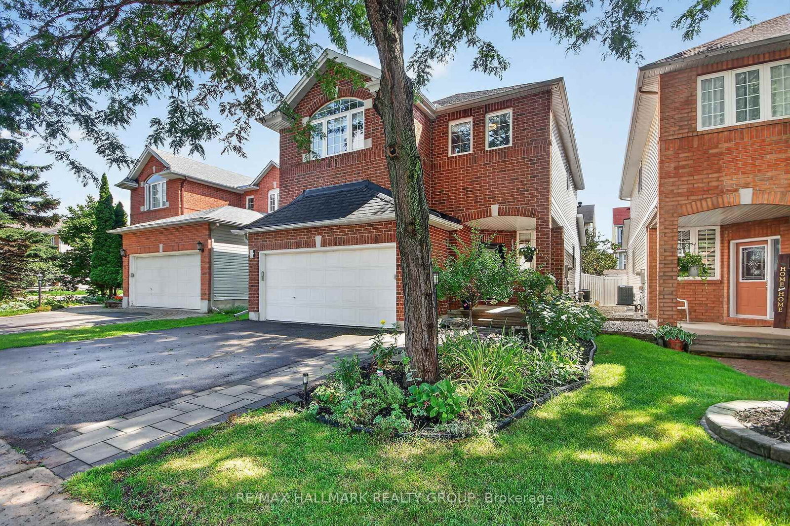 133 Fairlop Way • Ottawa, ON photo 1