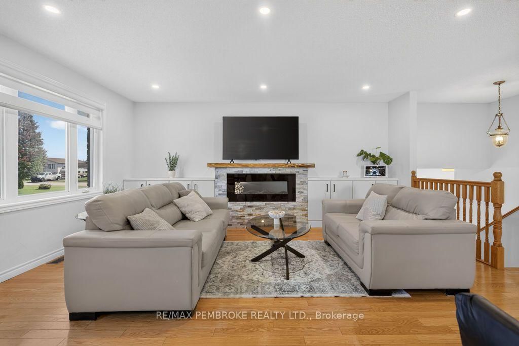 3 Winfield Street • Petawawa, ON photo 14