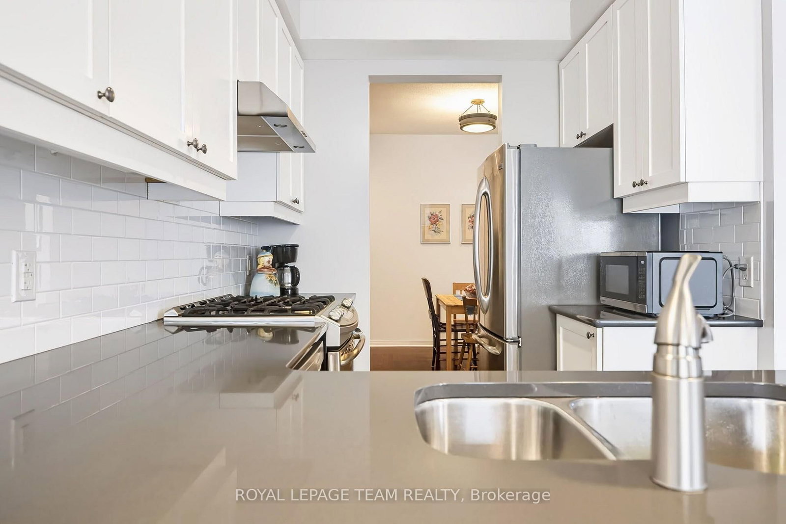 490 Dundonald Drive • Ottawa, ON photo 11