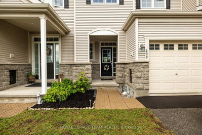 490 Dundonald Drive • Ottawa, ON photo 3