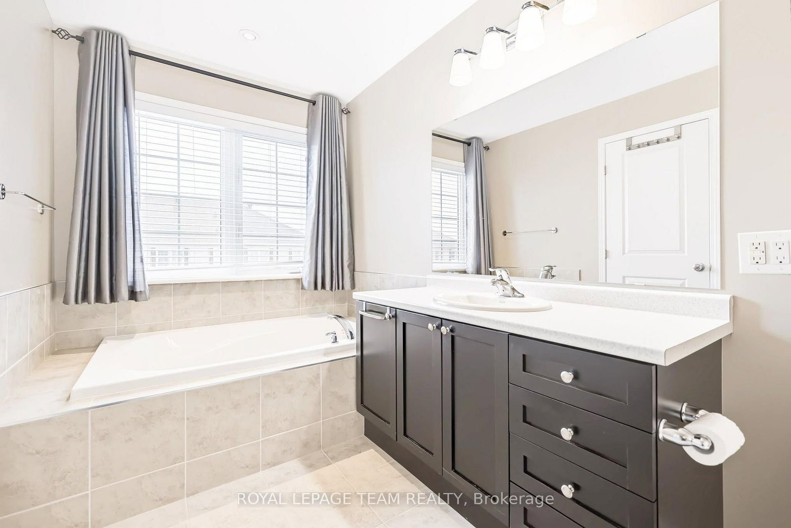 490 Dundonald Drive • Ottawa, ON photo 36