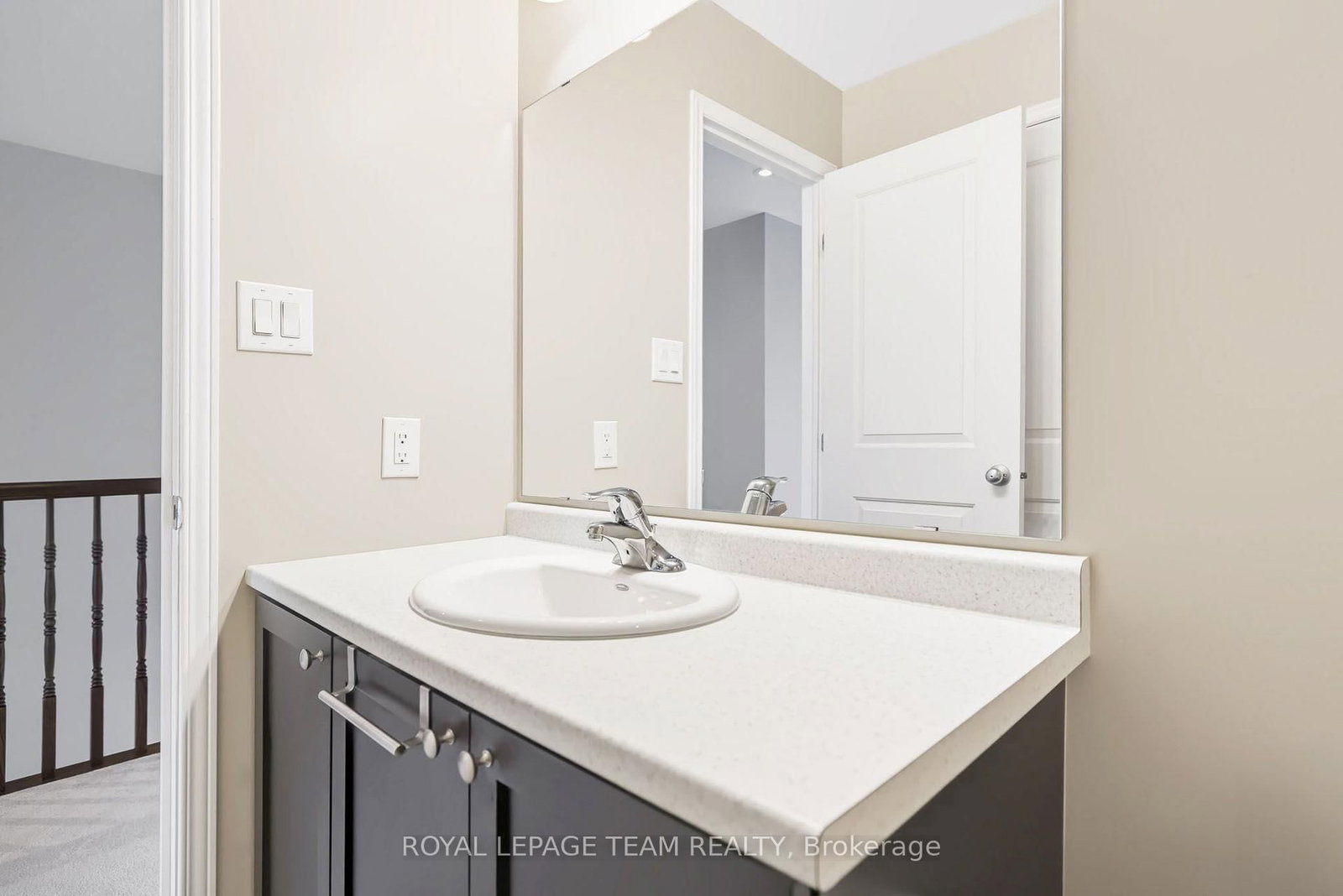 490 Dundonald Drive • Ottawa, ON photo 38