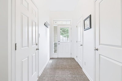490 Dundonald Drive • Ottawa, ON photo 5