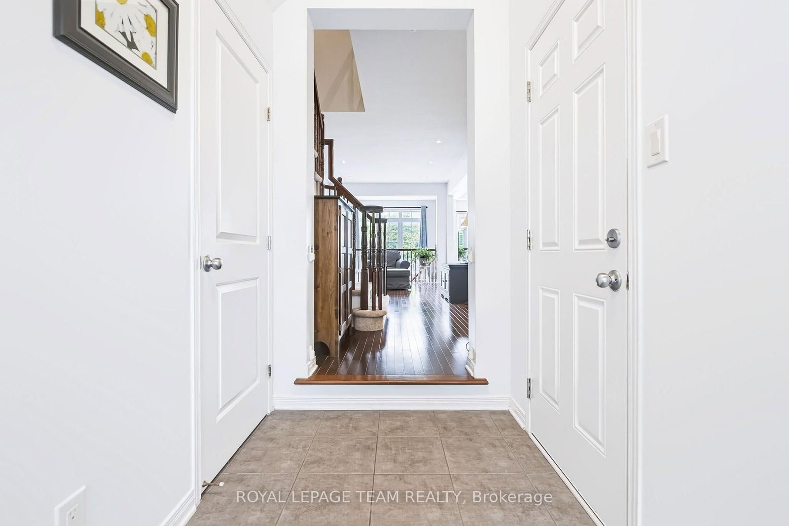 490 Dundonald Drive • Ottawa, ON photo 6