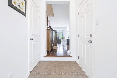 490 Dundonald Drive • Ottawa, ON photo 6