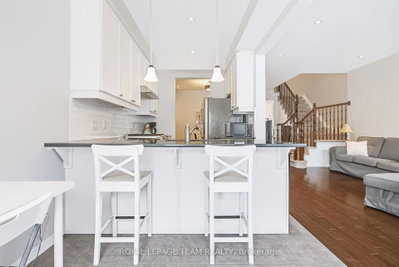 490 Dundonald Drive • Ottawa, ON photo 8