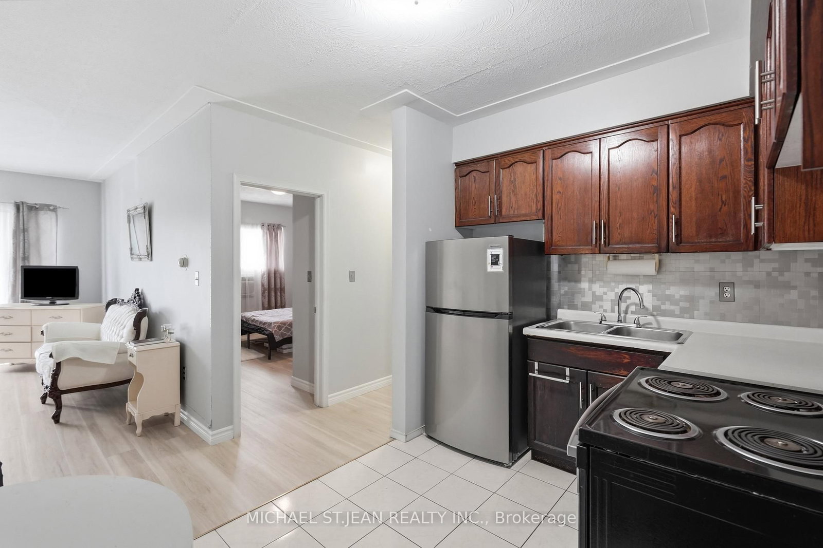 Corman, Hamilton photo 18