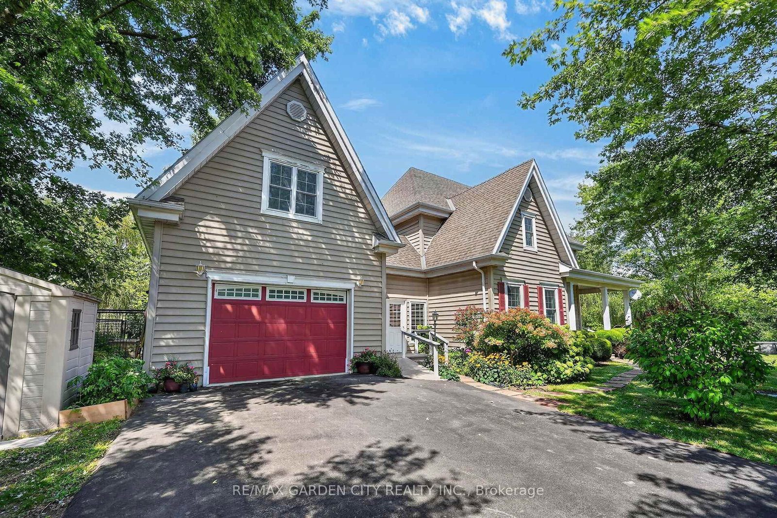 413 8th Concession Road E • Norfolk, ON photo 4
