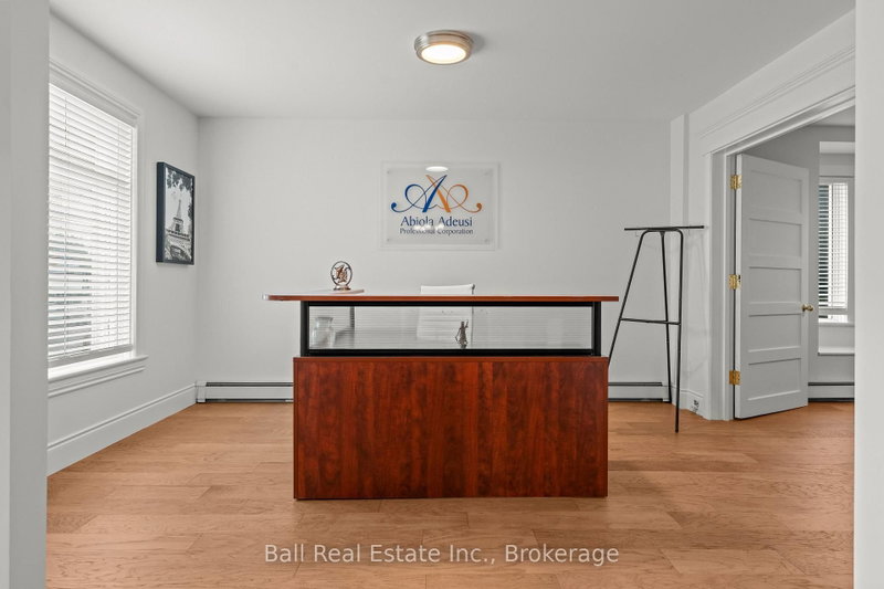 529 Reid St photo 5