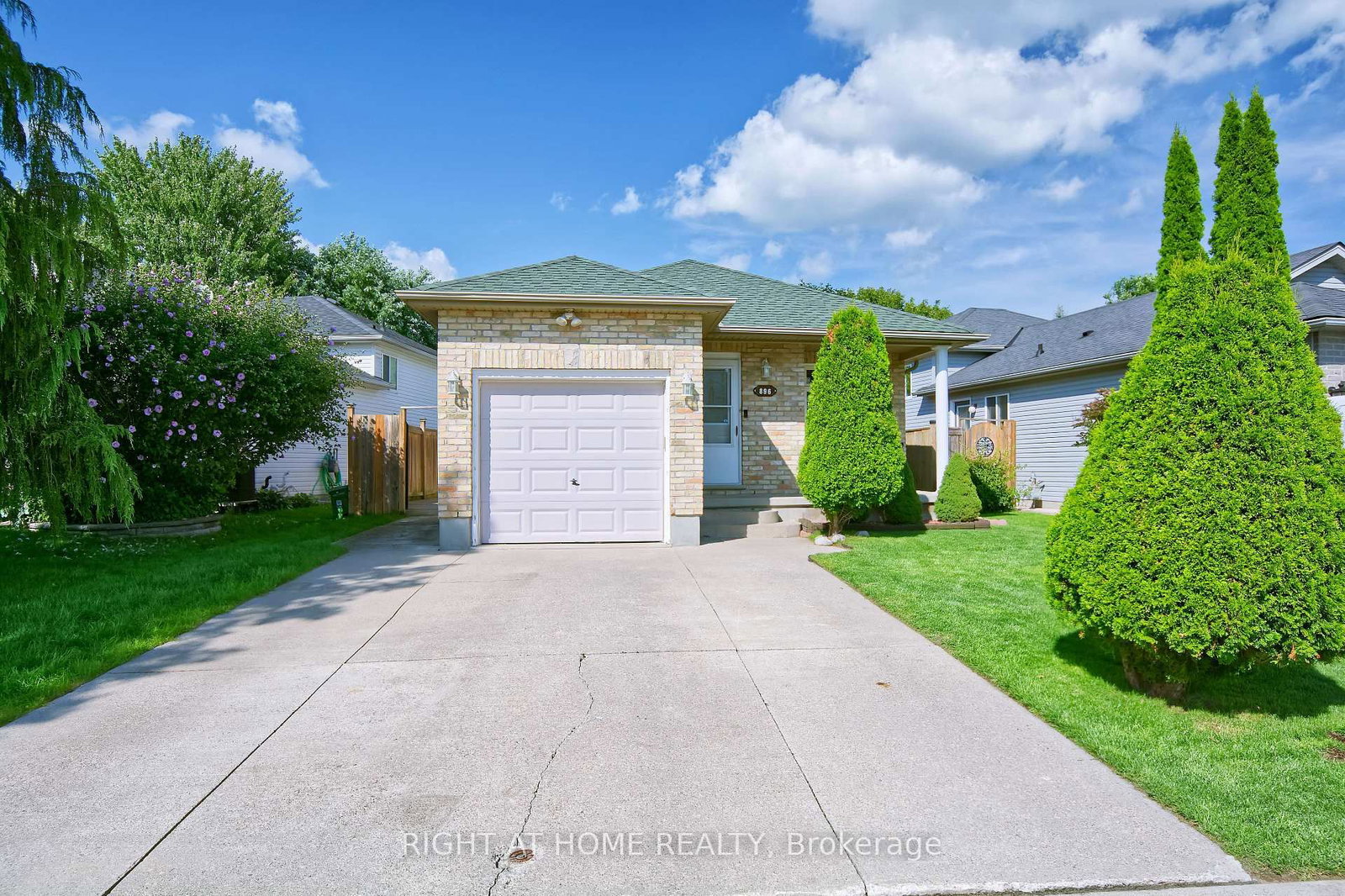 896 Fogerty Street • London North, ON photo 1