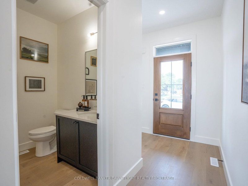 147 Scotts Dr photo 5