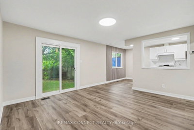 43 Tybalt Crescent • Ottawa, ON photo 5