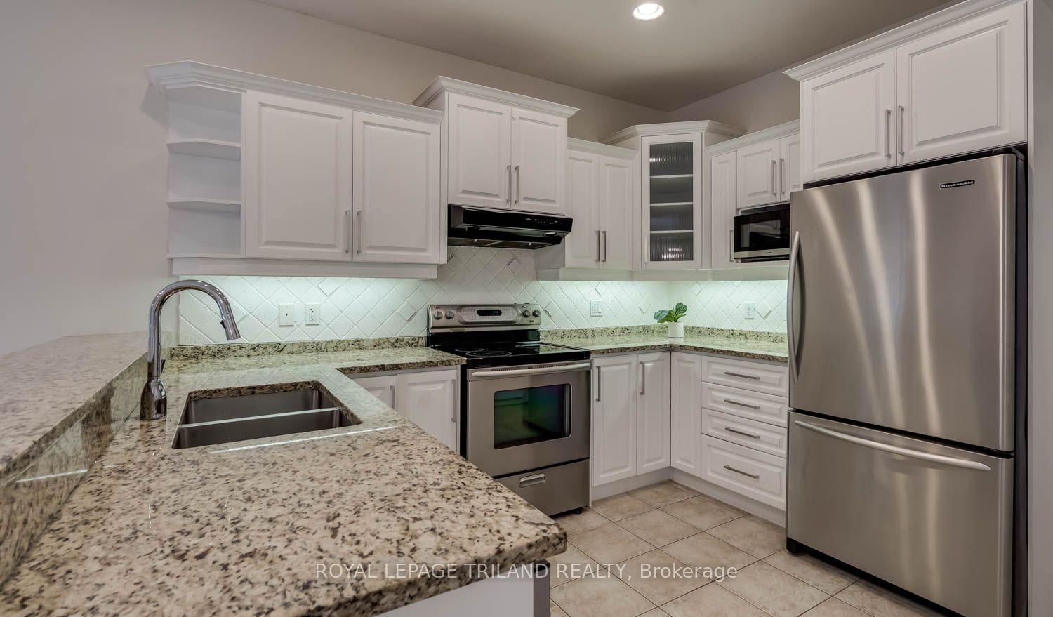 1310 Shore Road • London South, ON photo 8