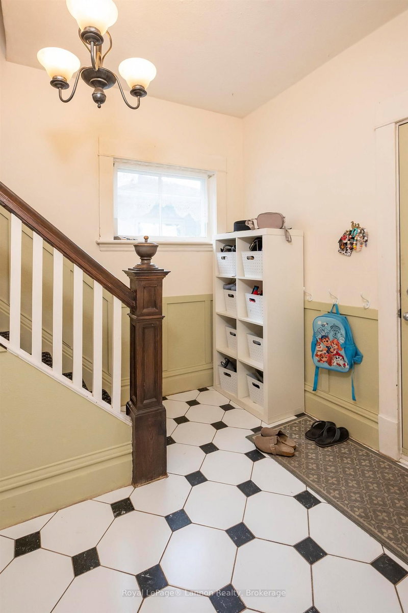 223 Marks St S