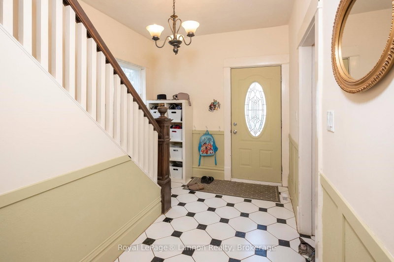 223 Marks St S