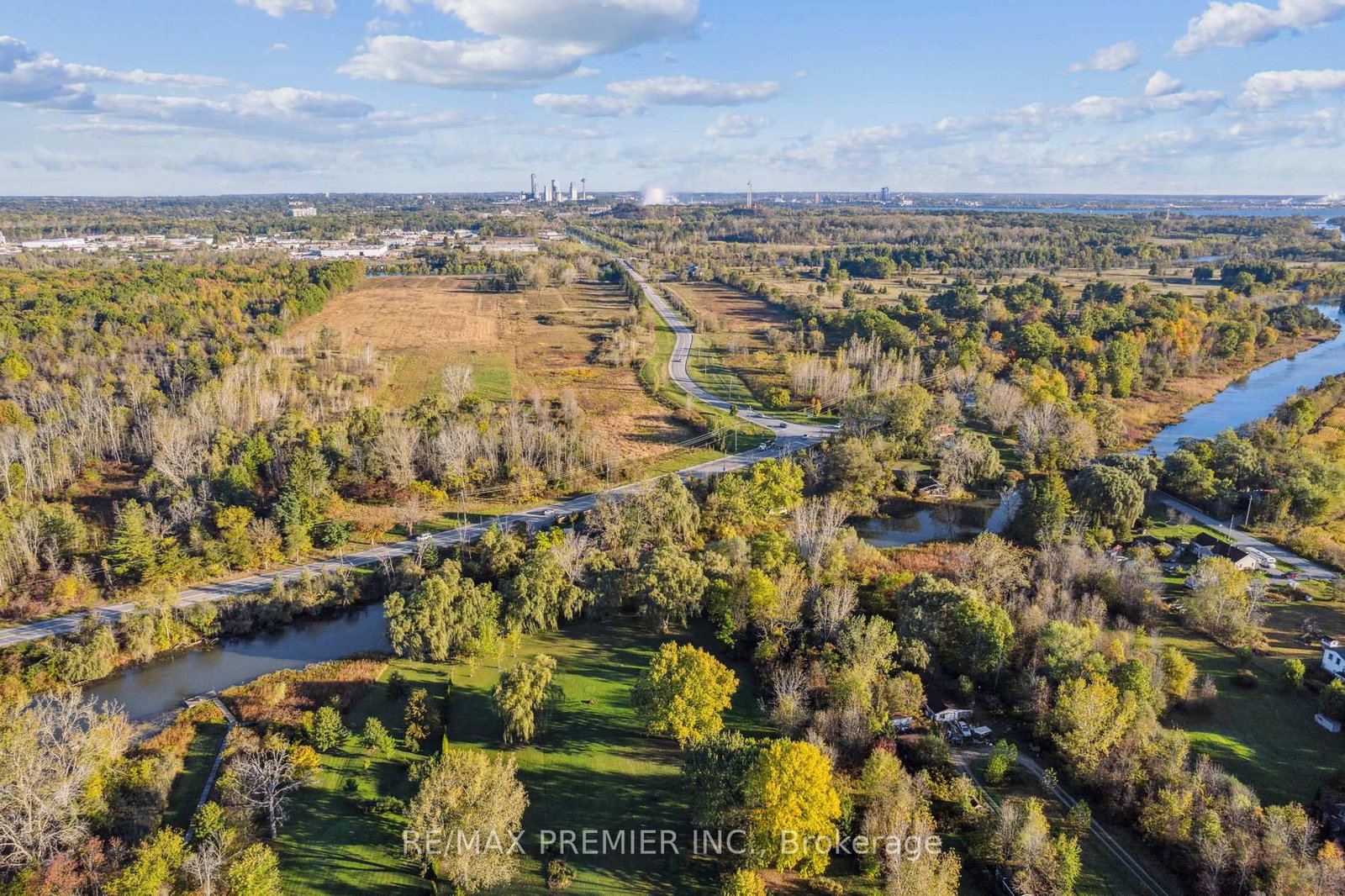 294 Lyon's Creek Road • Niagara Falls, ON photo 2