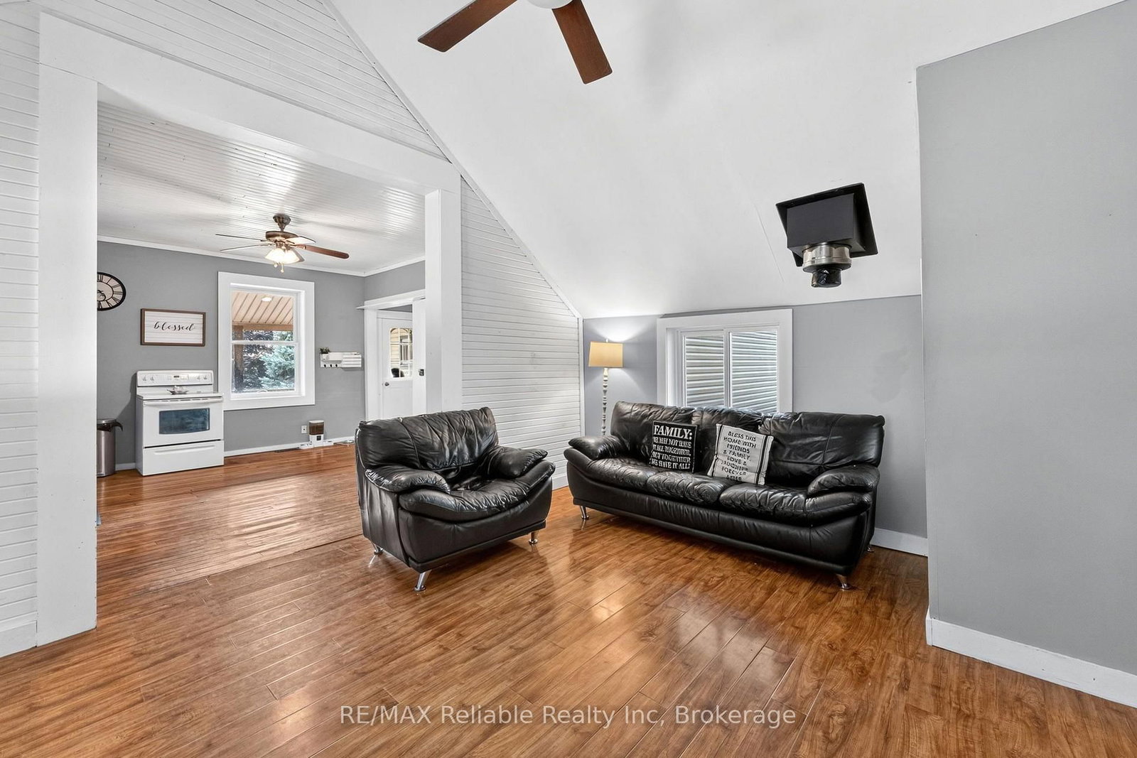 43488 Chiselhurst Road • Huron East, ON photo 12