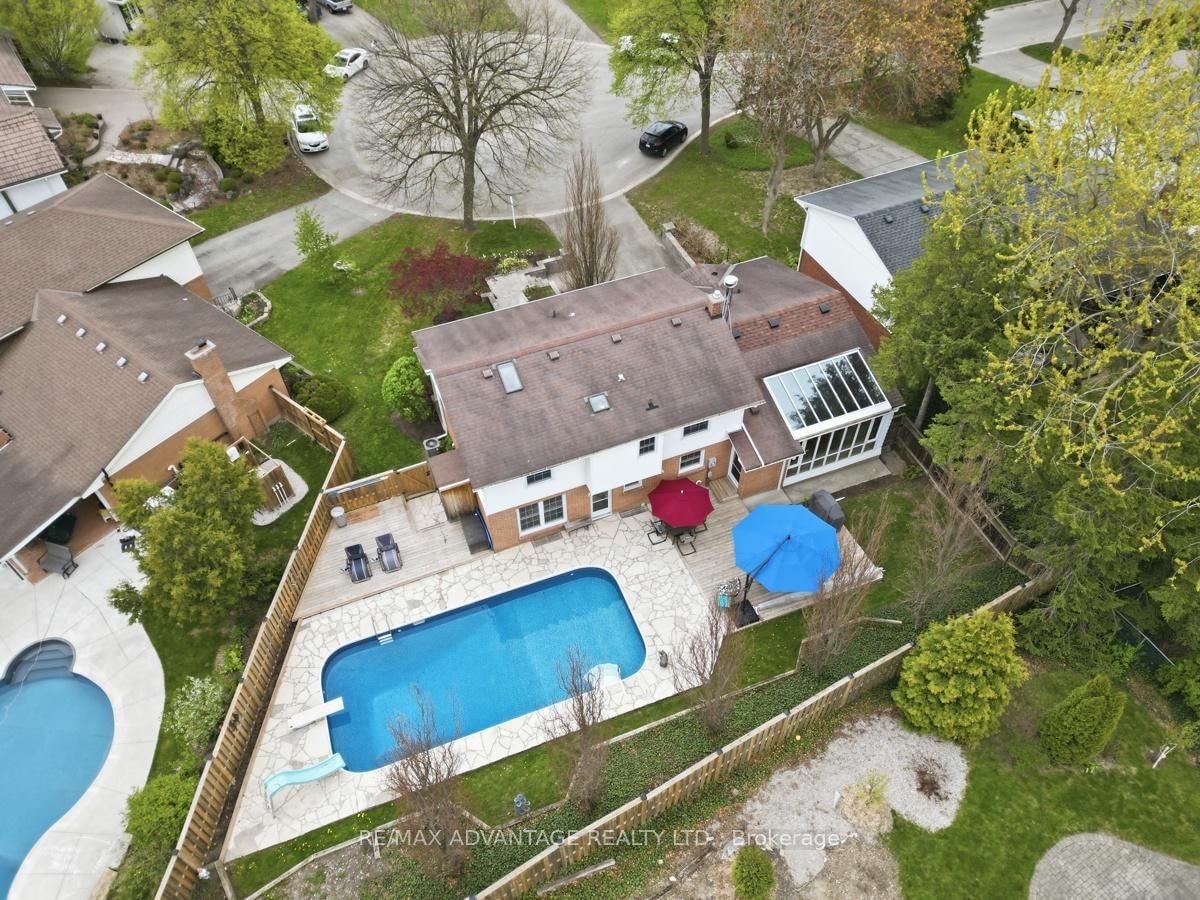 35 Cowan Place • London South, ON photo 1
