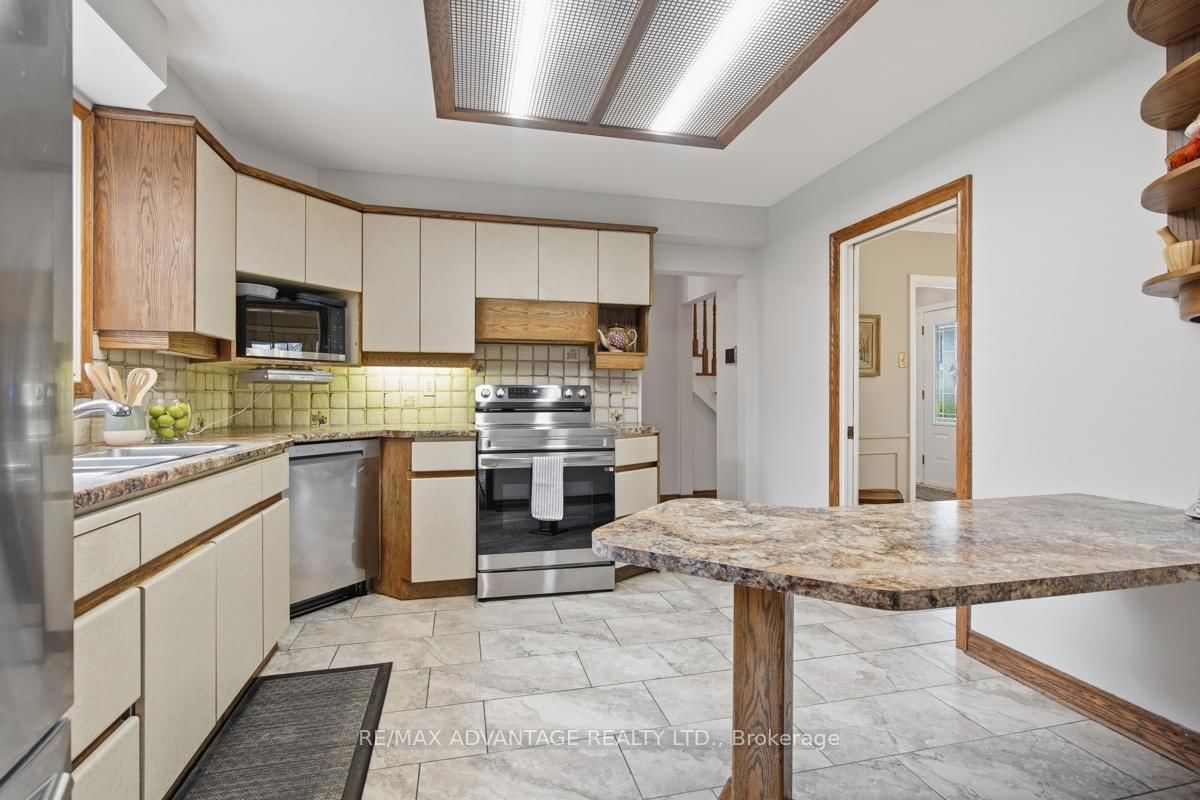 35 Cowan Place • London South, ON photo 13
