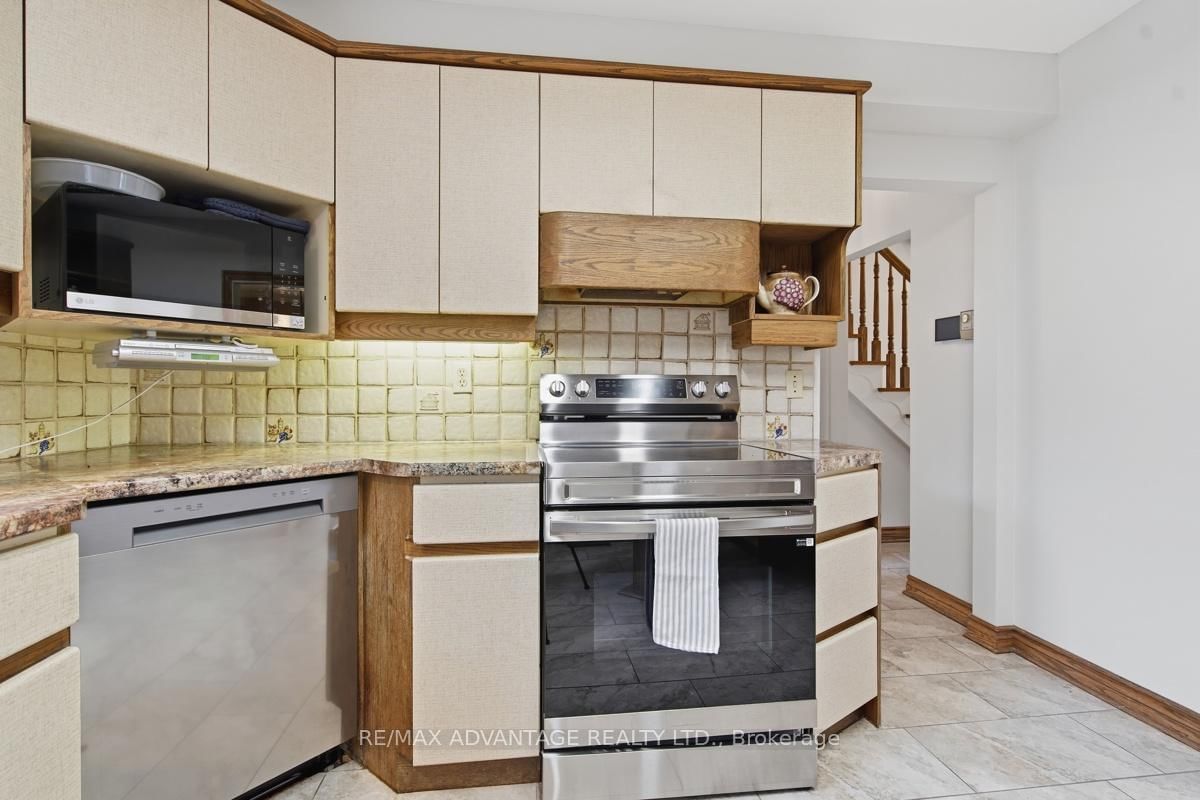 35 Cowan Place • London South, ON photo 14