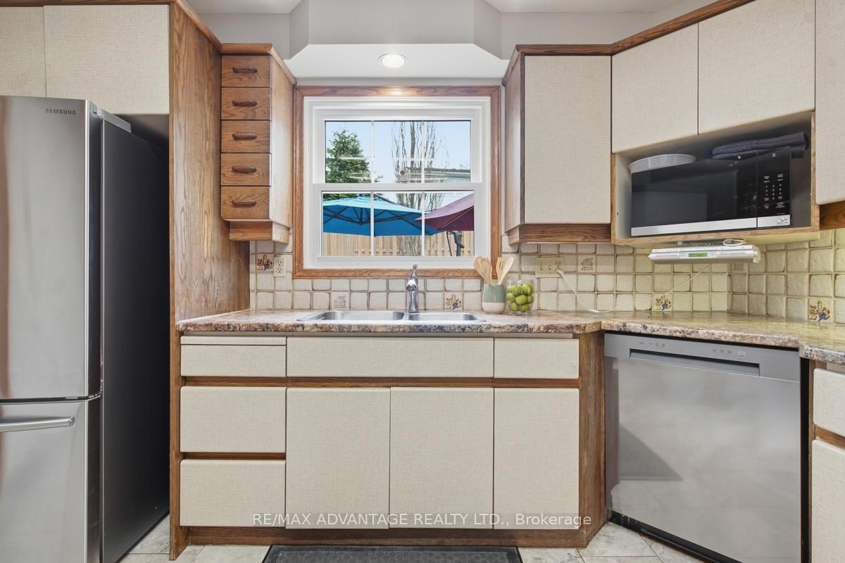 35 Cowan Place • London South, ON photo 15