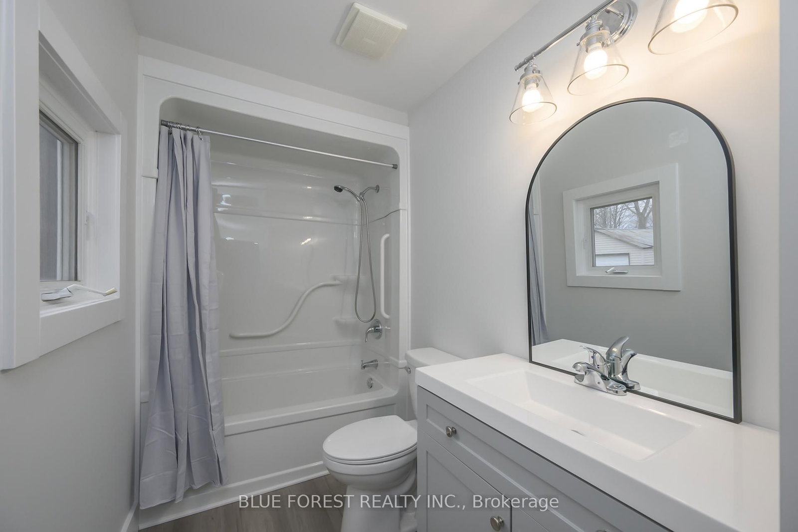 186 VICTORIA Street • Southwest Middlesex, ON photo 12