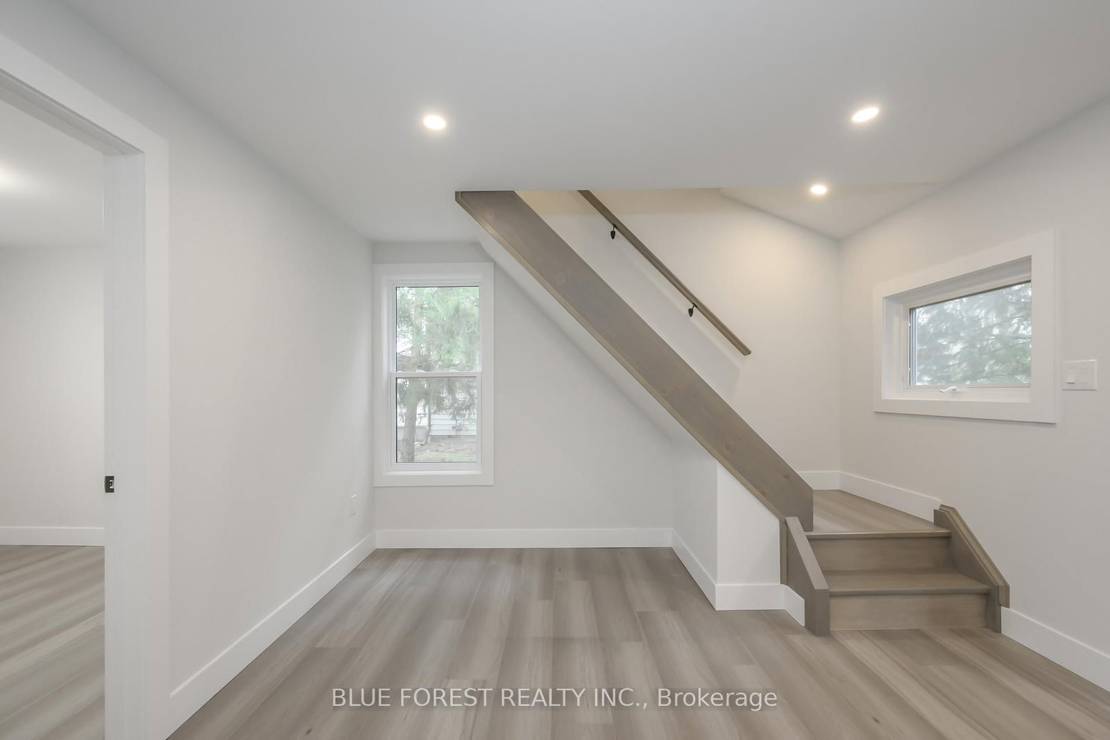 186 VICTORIA Street • Southwest Middlesex, ON photo 13