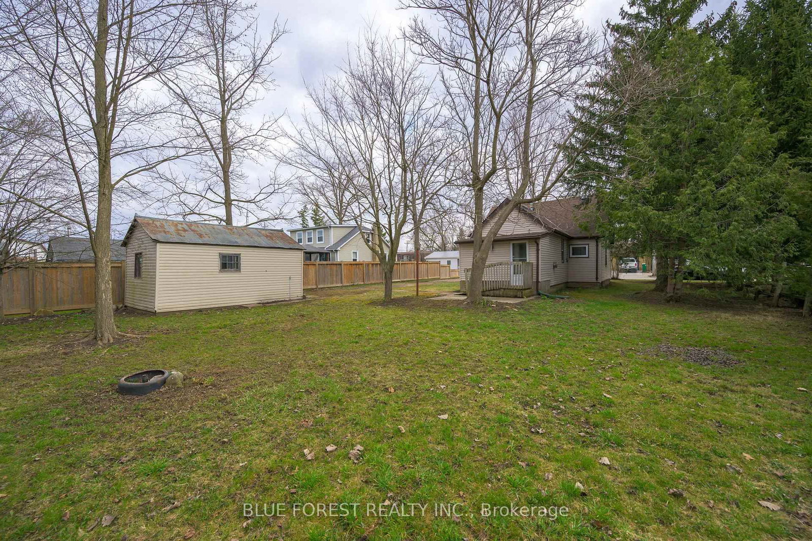 186 VICTORIA Street • Southwest Middlesex, ON photo 21