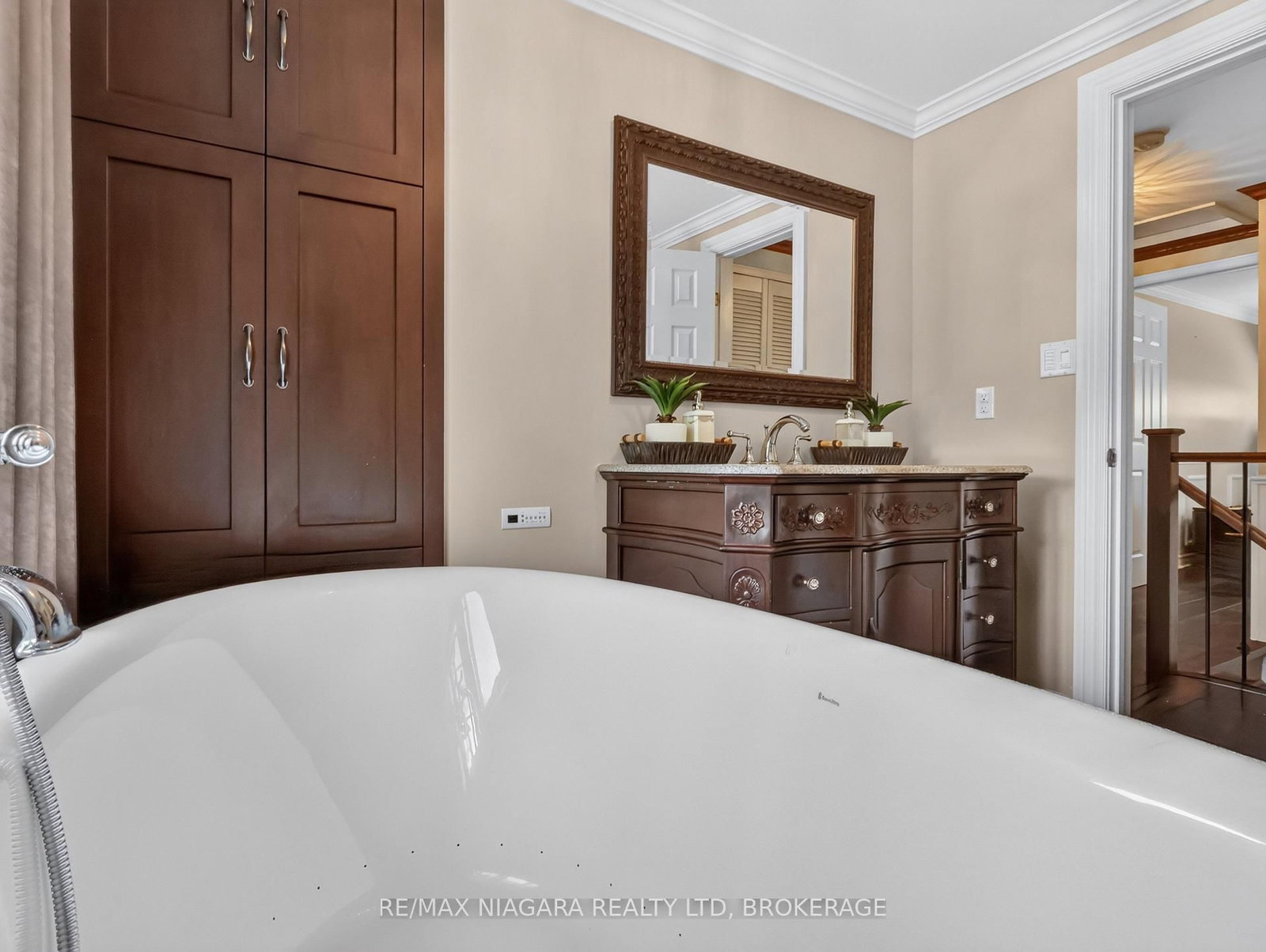 14 Fairlawn Court • St. Catharines, ON photo 32