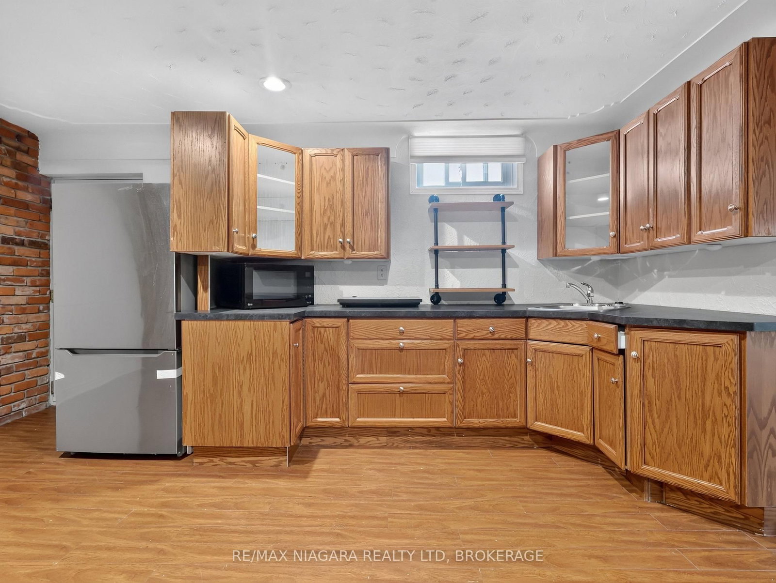 14 Fairlawn Court • St. Catharines, ON photo 38