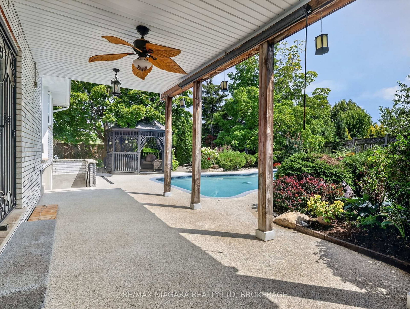 14 Fairlawn Court • St. Catharines, ON photo 6