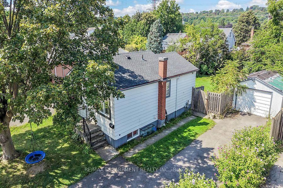 576 Rosseau Road • Hamilton, ON photo 18