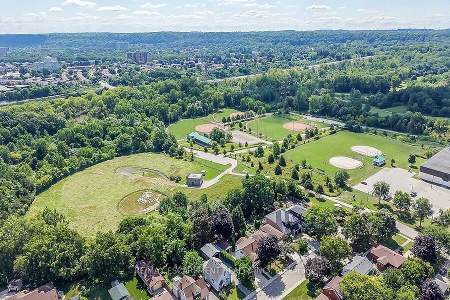 576 Rosseau Road • Hamilton, ON photo 21