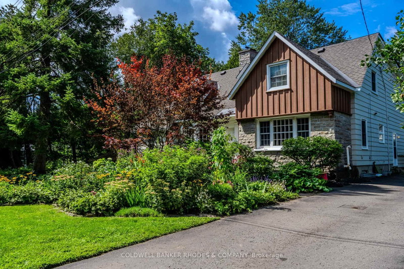 495 Lansdowne Road N