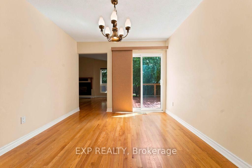28 Glenmoriston Avenue • Ottawa, ON photo 10