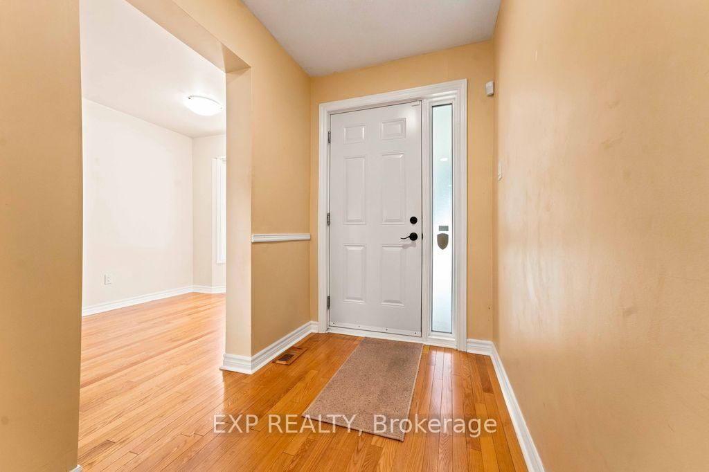 28 Glenmoriston Avenue • Ottawa, ON photo 3