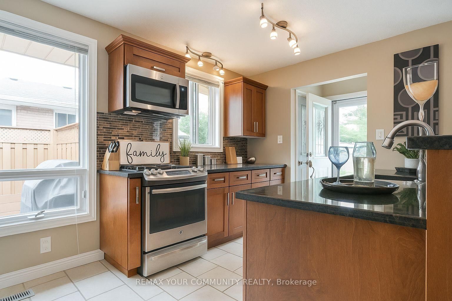 69 Branlyn Crescent — photo 4