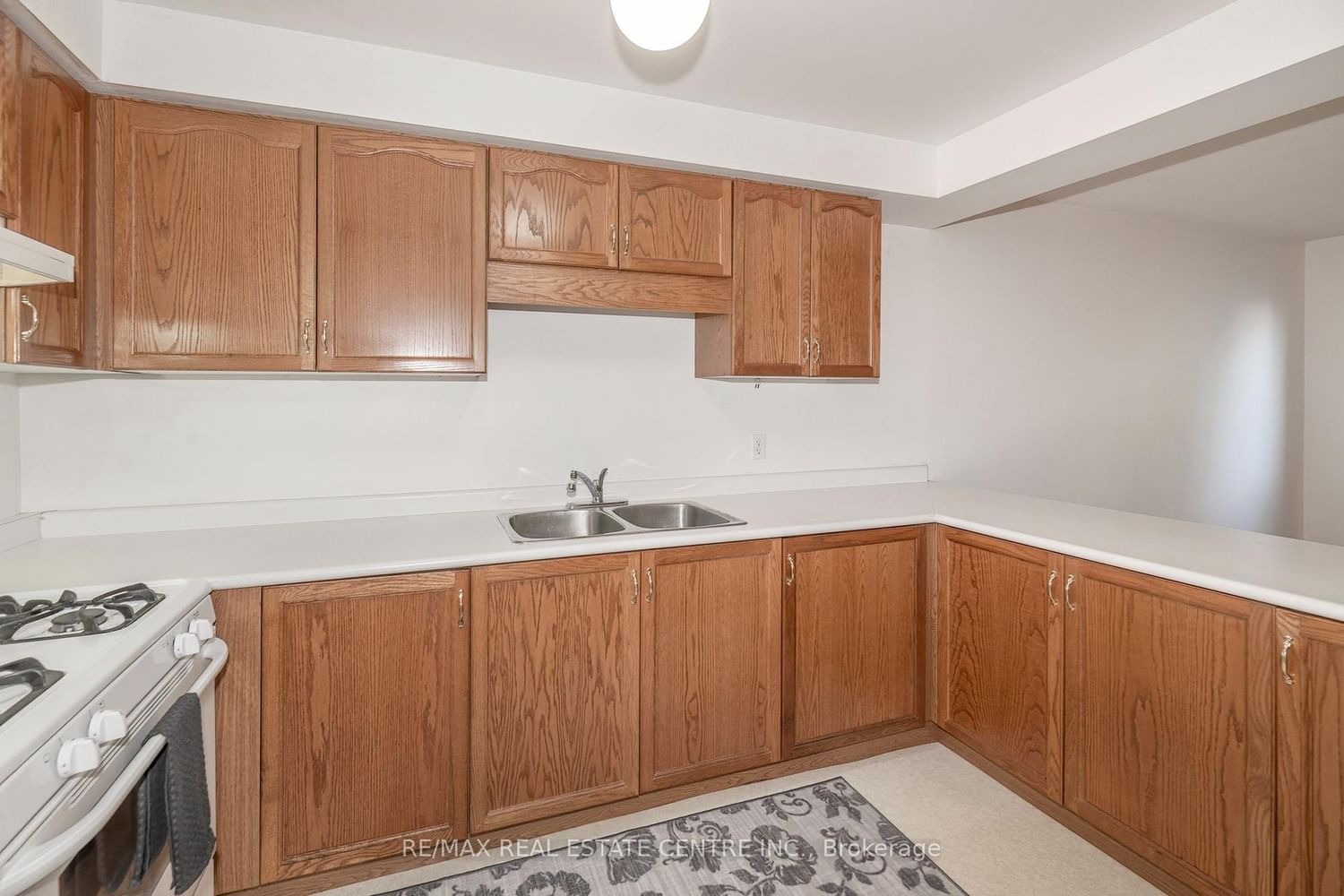 2 Walker Court • Grimsby, ON photo 13