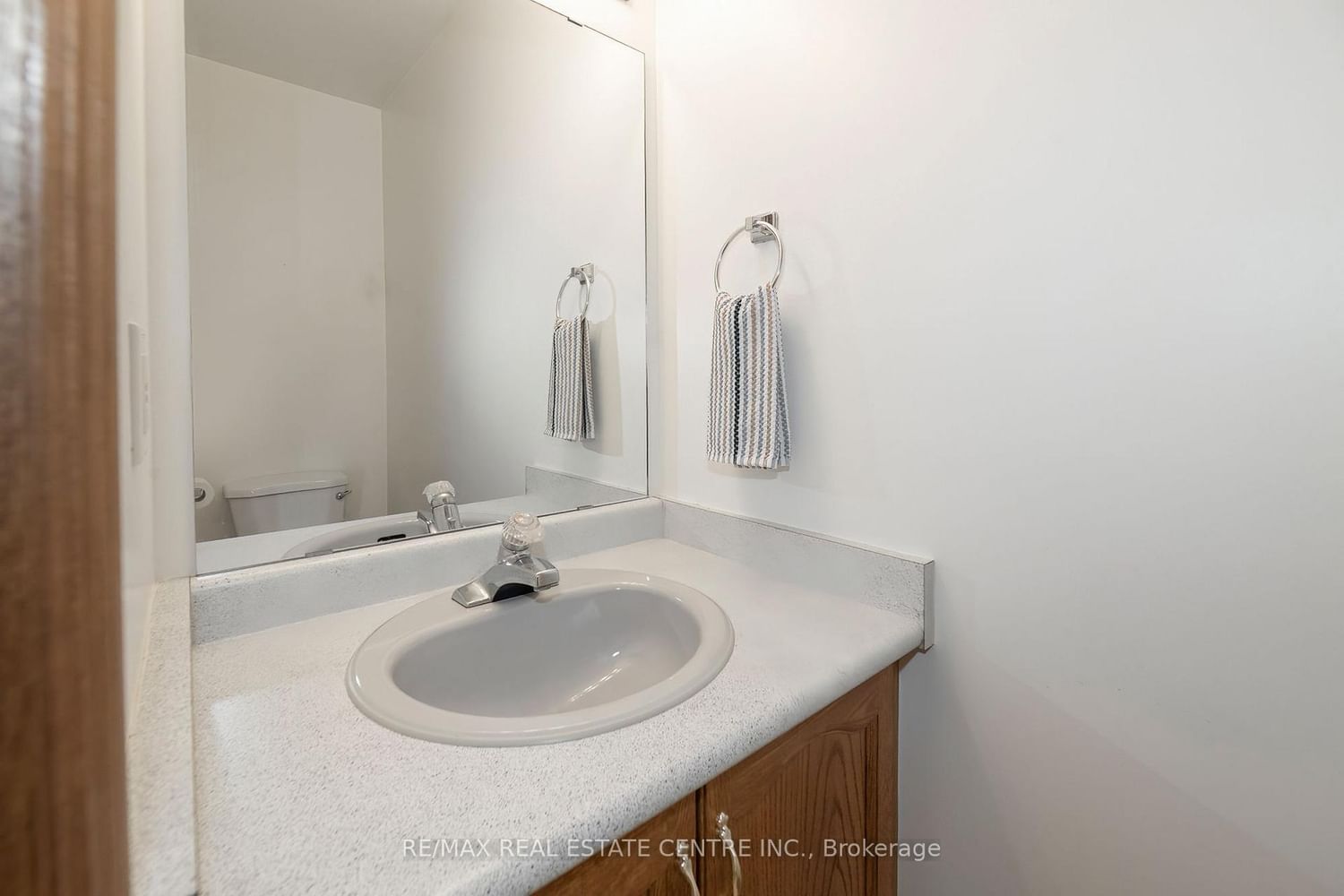 2 Walker Court • Grimsby, ON photo 15