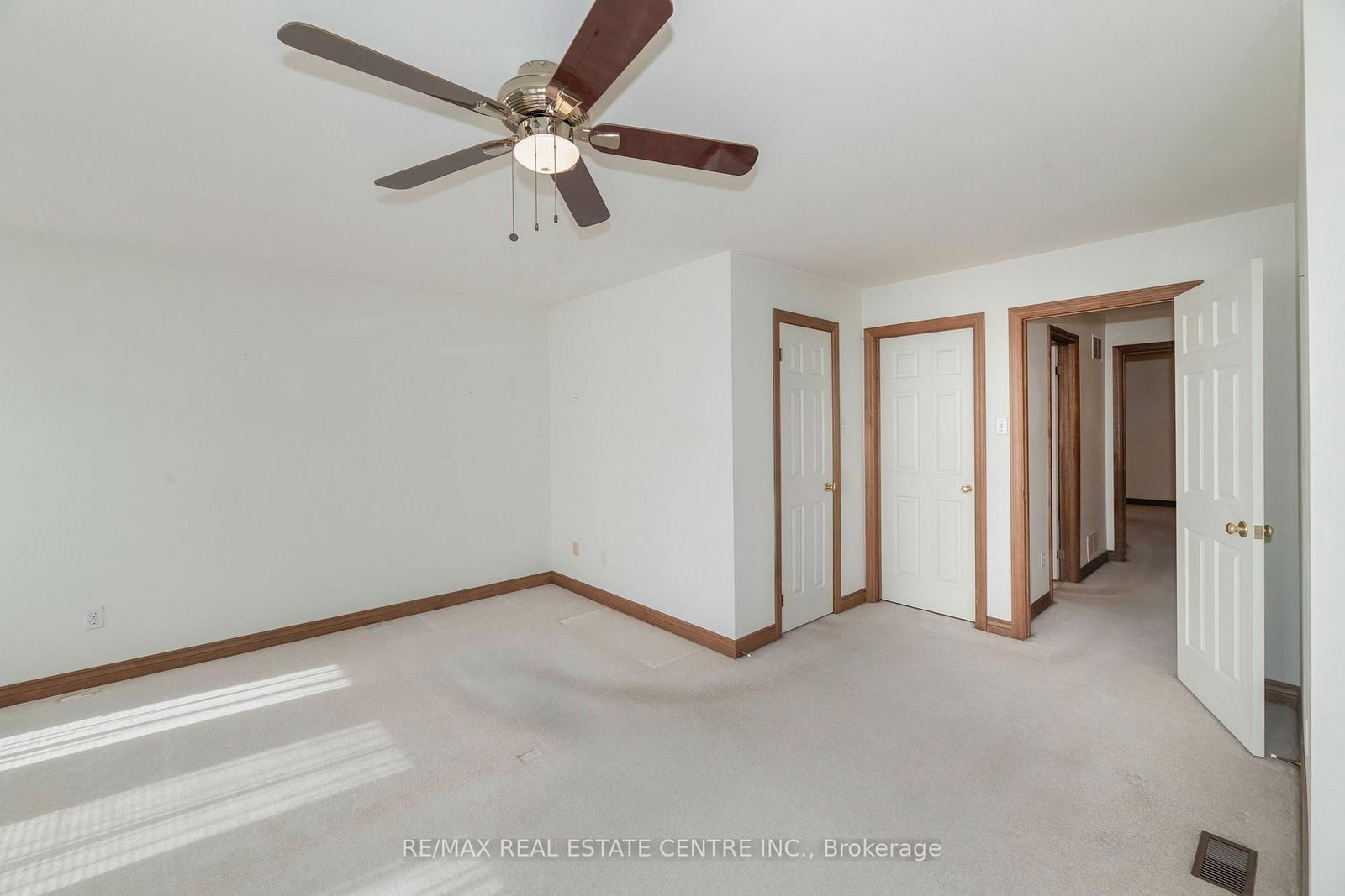 2 Walker Court • Grimsby, ON photo 19