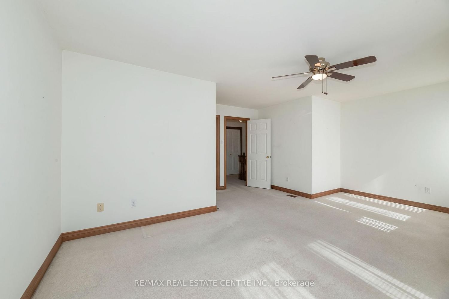 2 Walker Court • Grimsby, ON photo 20