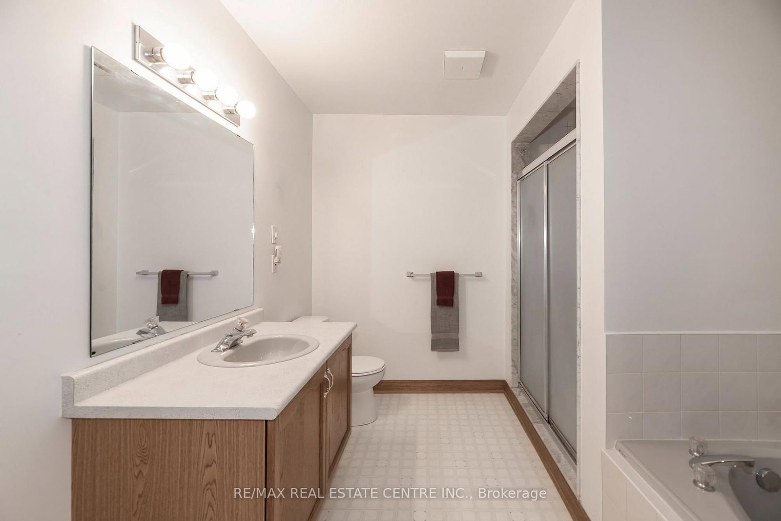 2 Walker Court • Grimsby, ON photo 22