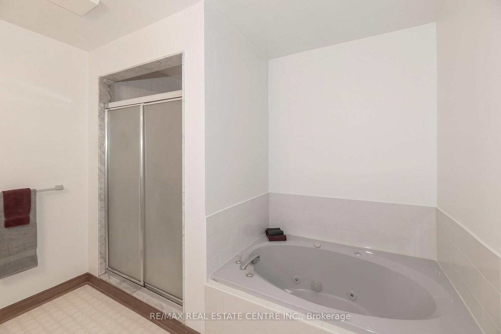 2 Walker Court • Grimsby, ON photo 23