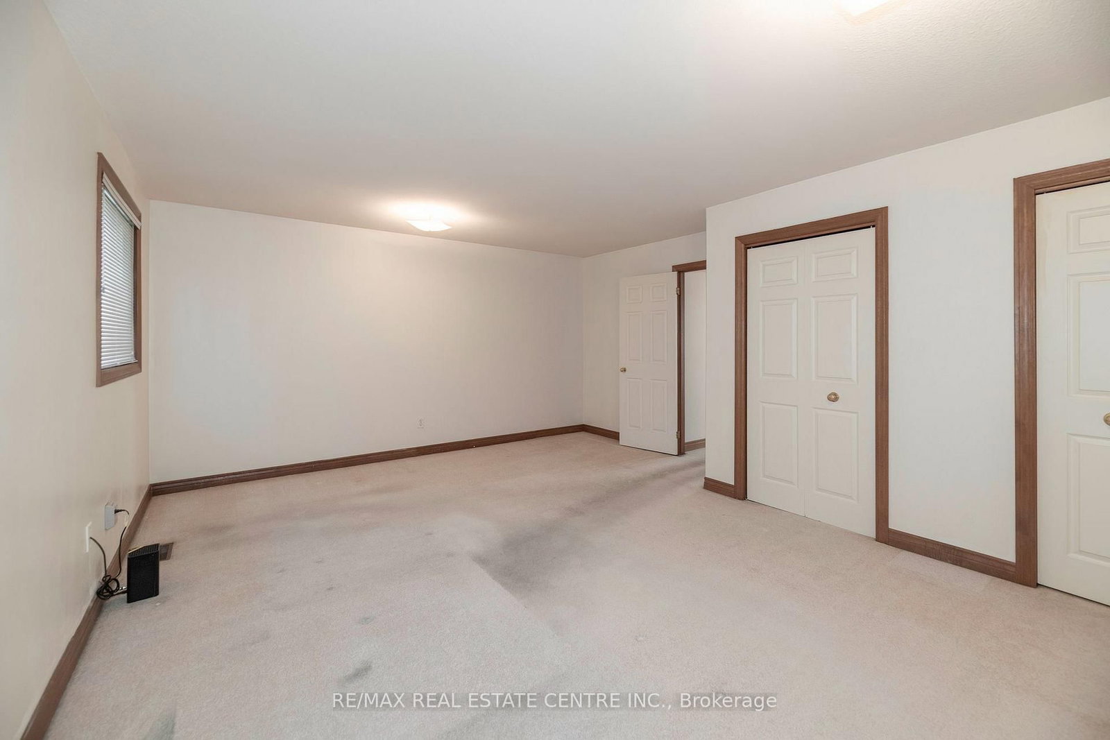 2 Walker Court • Grimsby, ON photo 27