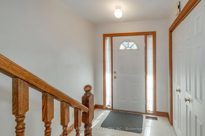 2 Walker Court • Grimsby, ON photo 3