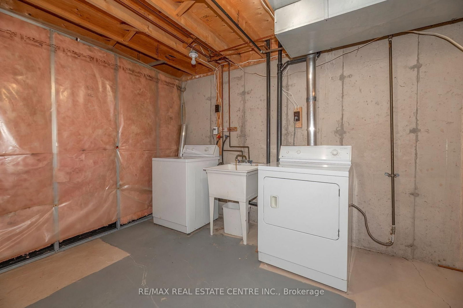2 Walker Court • Grimsby, ON photo 30