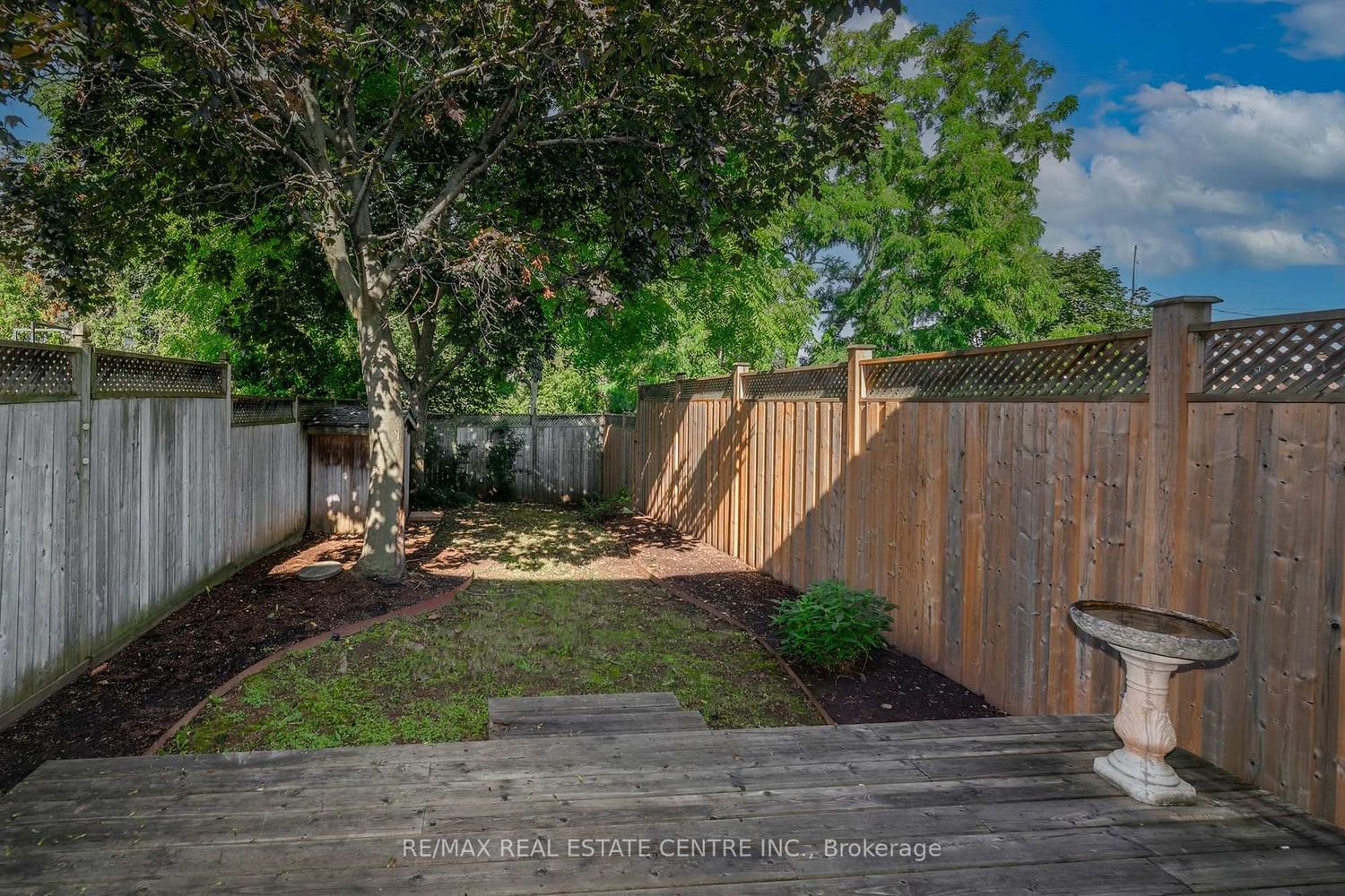 2 Walker Court • Grimsby, ON photo 31
