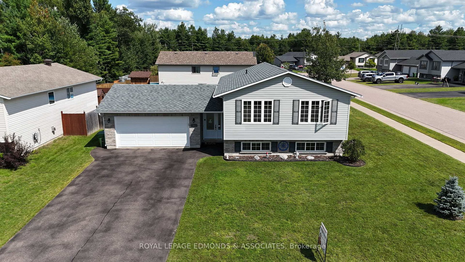 47 Winfield Street • Petawawa, ON photo 4