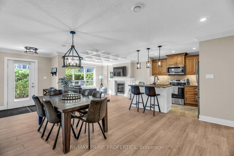 110 - 320 SUGARCREEK Trail S